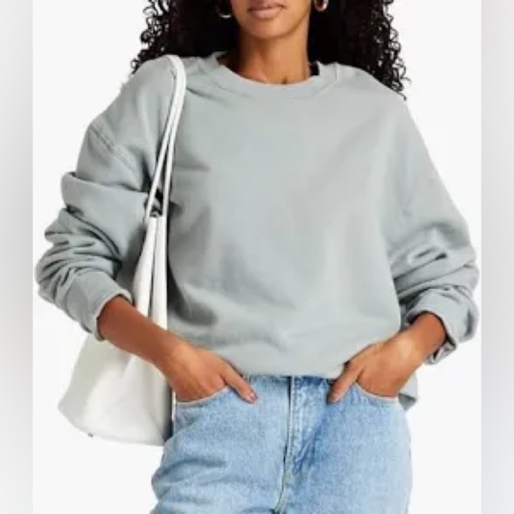 Good American Essentials Boyfriend Sweatshirt in Grey Green